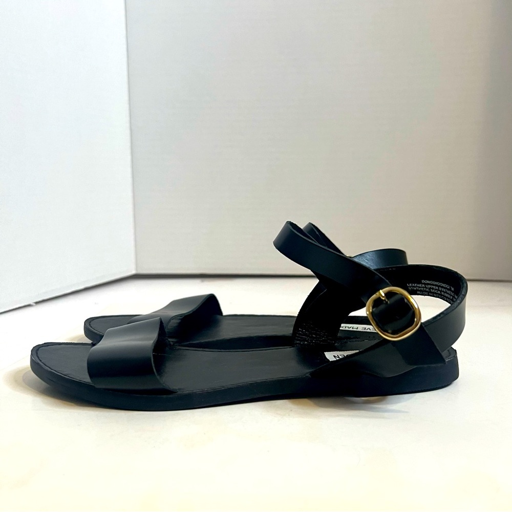 STEVE MADDEN Women’s DONDDI Black Leather Sandal, Size 7